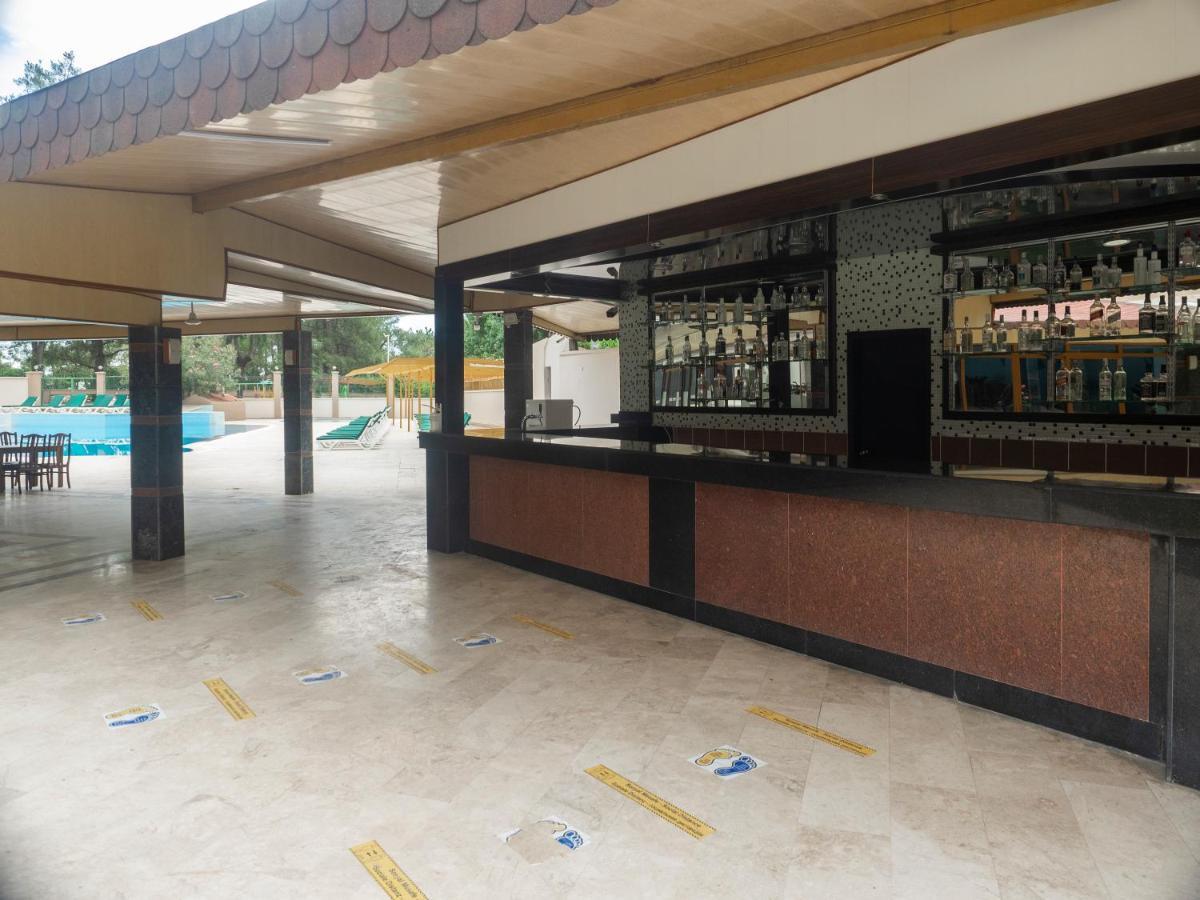 Alexius Beach Hotel เบลดิบี ภายนอก รูปภาพ