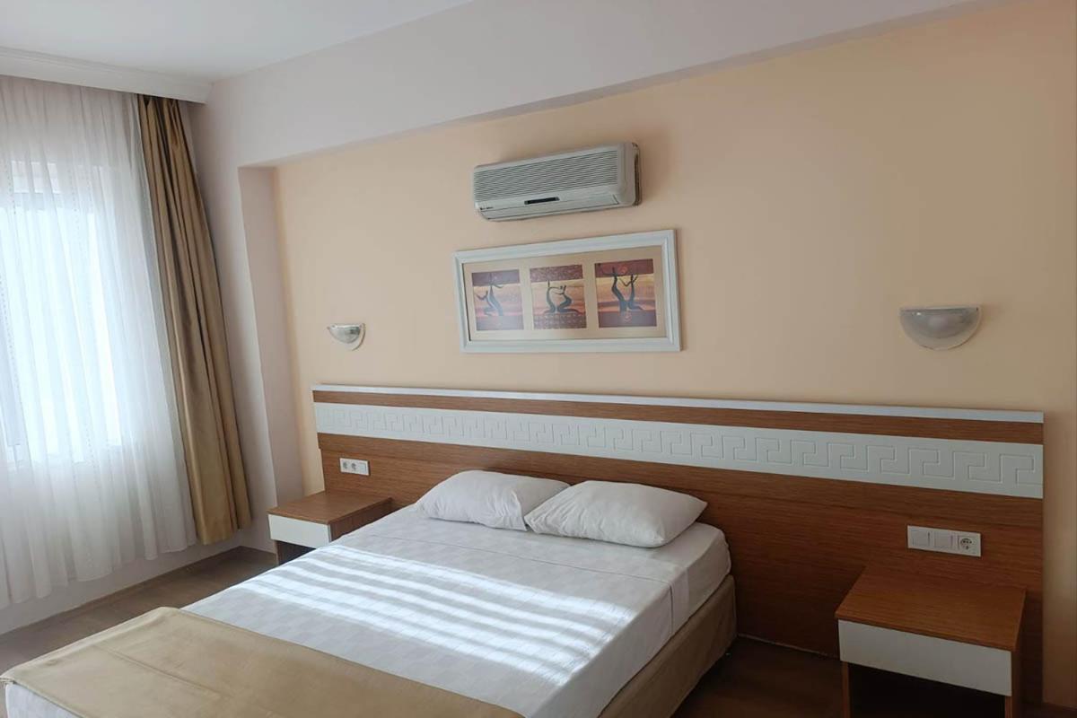 Alexius Beach Hotel เบลดิบี ภายนอก รูปภาพ