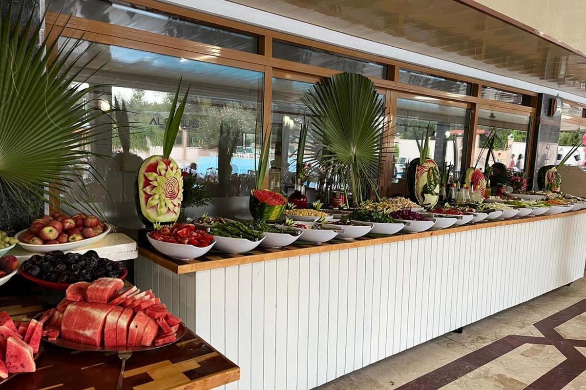 Alexius Beach Hotel เบลดิบี ภายนอก รูปภาพ