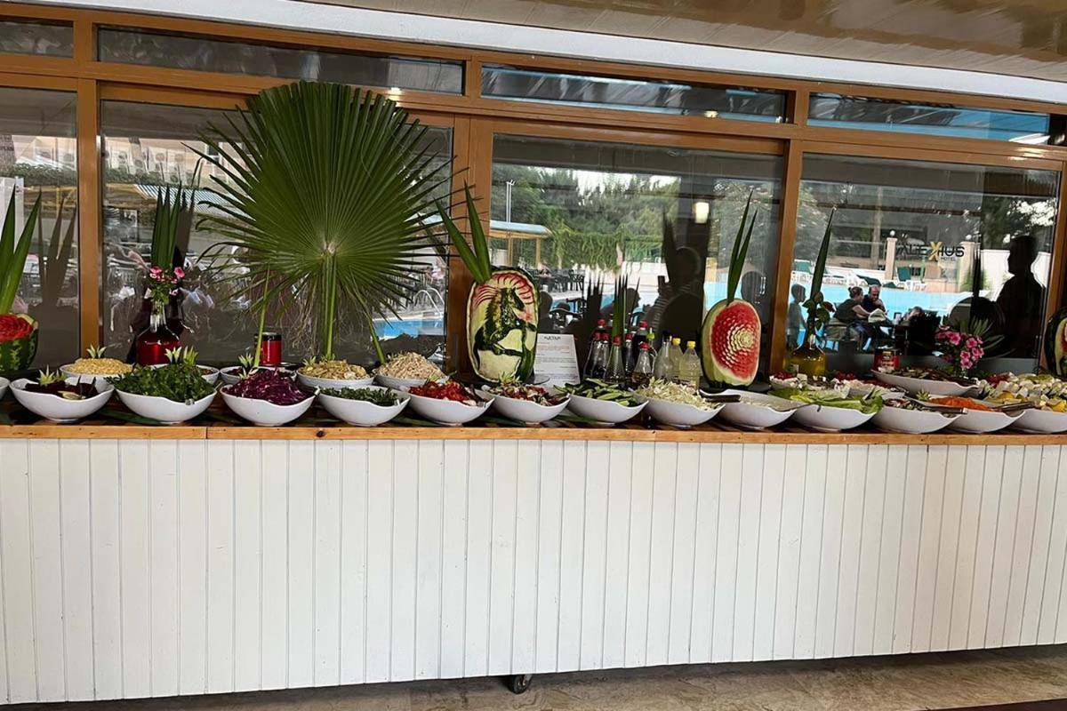 Alexius Beach Hotel เบลดิบี ภายนอก รูปภาพ